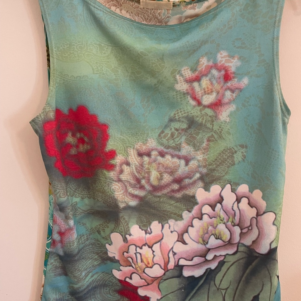 Red and Pink Floral Fitted Tank Top with Mandarin Collar